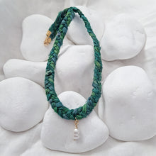 Load image into Gallery viewer, Green Sari Necklace
