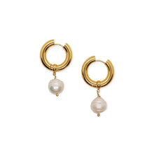 Load image into Gallery viewer, Chunky Pearl Hoops