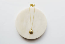 Load image into Gallery viewer, Gold Shell Necklace