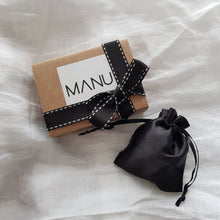 Load image into Gallery viewer, Gold Shell Necklace