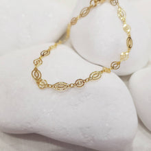 Load image into Gallery viewer, Eyes On Me Bracelet