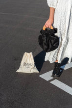 Load image into Gallery viewer, Silk Furoshiki Bag~Black