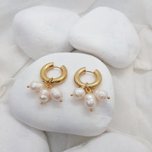 Load image into Gallery viewer, Pearl Cluster Earrings
