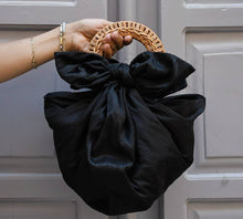 Load image into Gallery viewer, Silk Furoshiki Bag~Black
