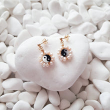 Load image into Gallery viewer, Yin Yang Pearl Earrings
